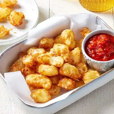 wisconsin cheese curds side with pizza